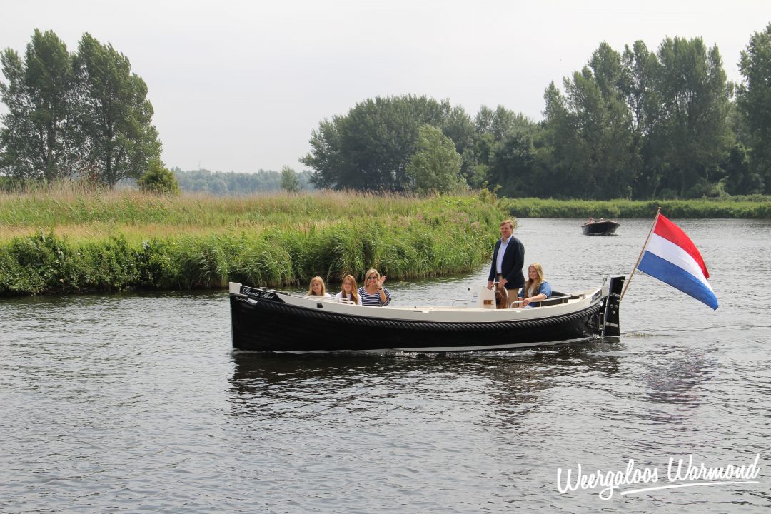 Olympia Charters Koning in sloep